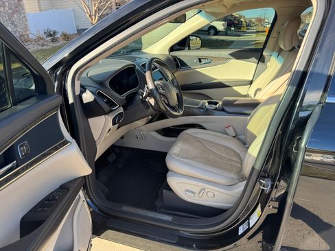 Used 2017 Lincoln MKX Reserve w/ Lincoln MKX Climate Package image 10