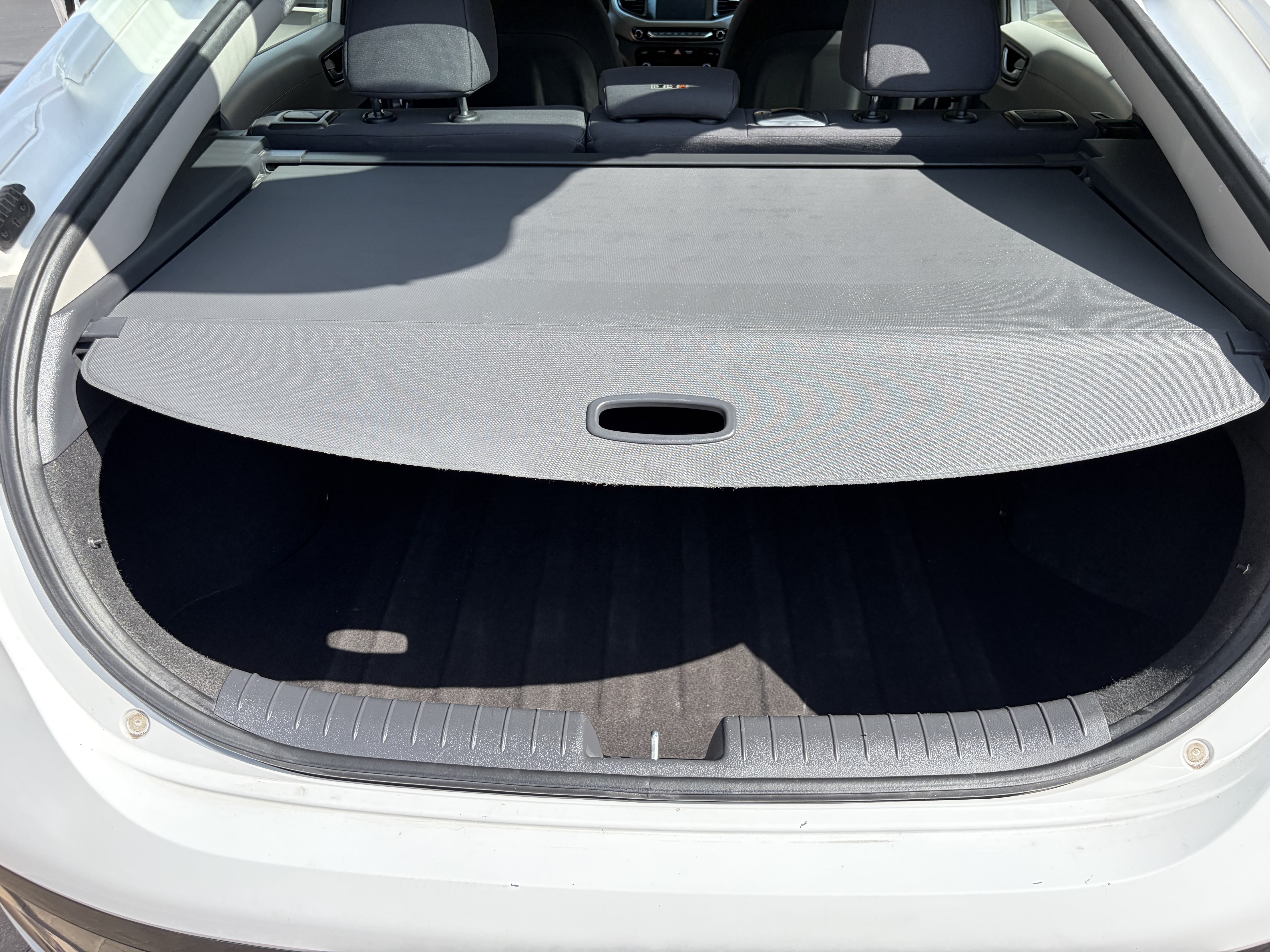 Used 2017 Hyundai Ioniq Blue FWD image 17