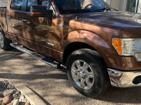 Used 2012 Ford F150 XLT w/ XLT Chrome Pkg image 8