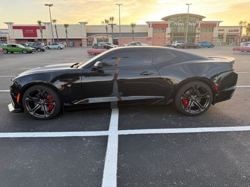 Used 2024 Chevrolet Camaro SS RWD image 8