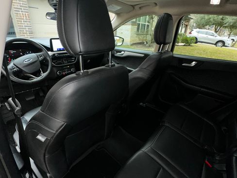 Used 2020 Ford Escape SEL image 8