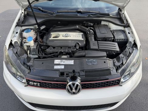 Used 2011 Volkswagen Golf 2-Door FWD image 23
