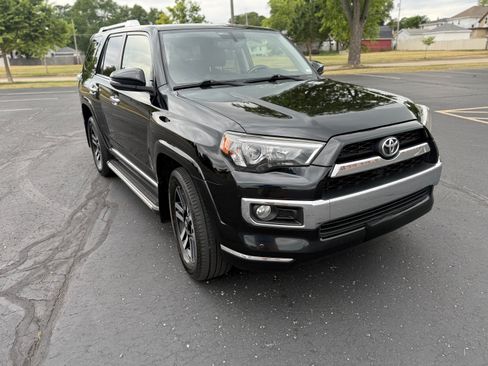 Used 2017 Toyota 4Runner Limited AWD/4WD image 8