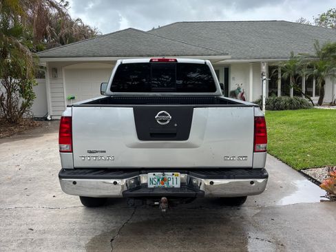 Used 2005 Nissan Titan SE image 12