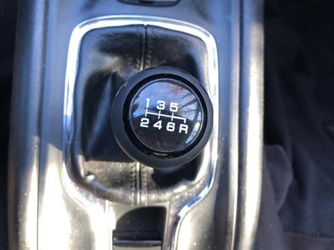 Used 2016 Honda HR-V LX image 12