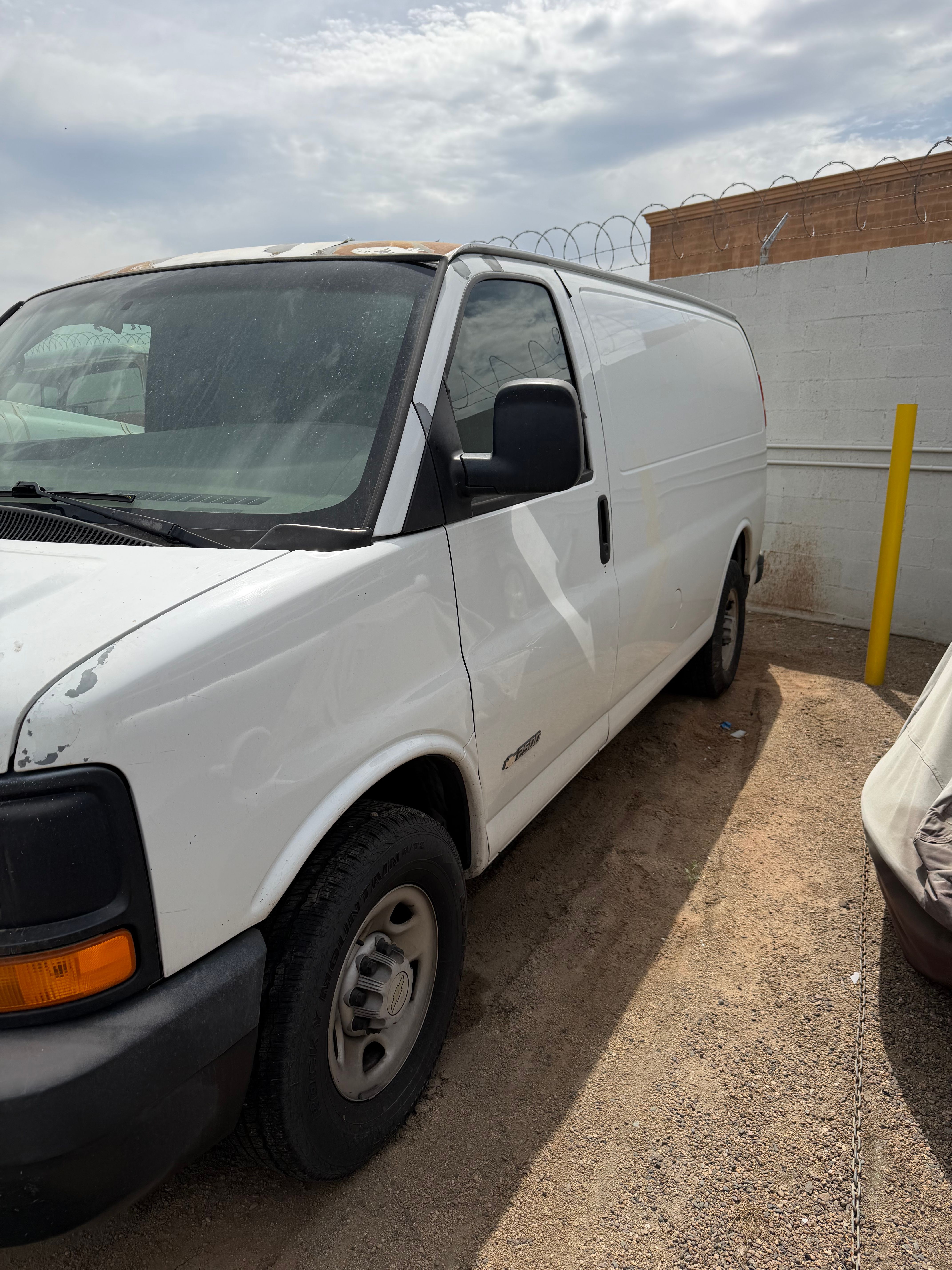 Used 2006 Chevrolet Express 2500 RWD image 1