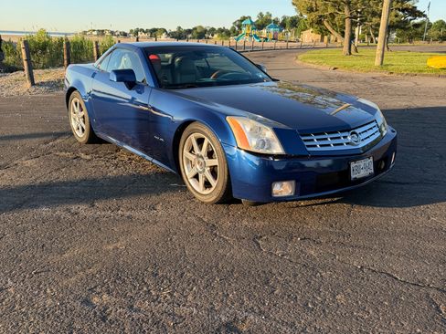 Used 2006 Cadillac XLR RWD image 4