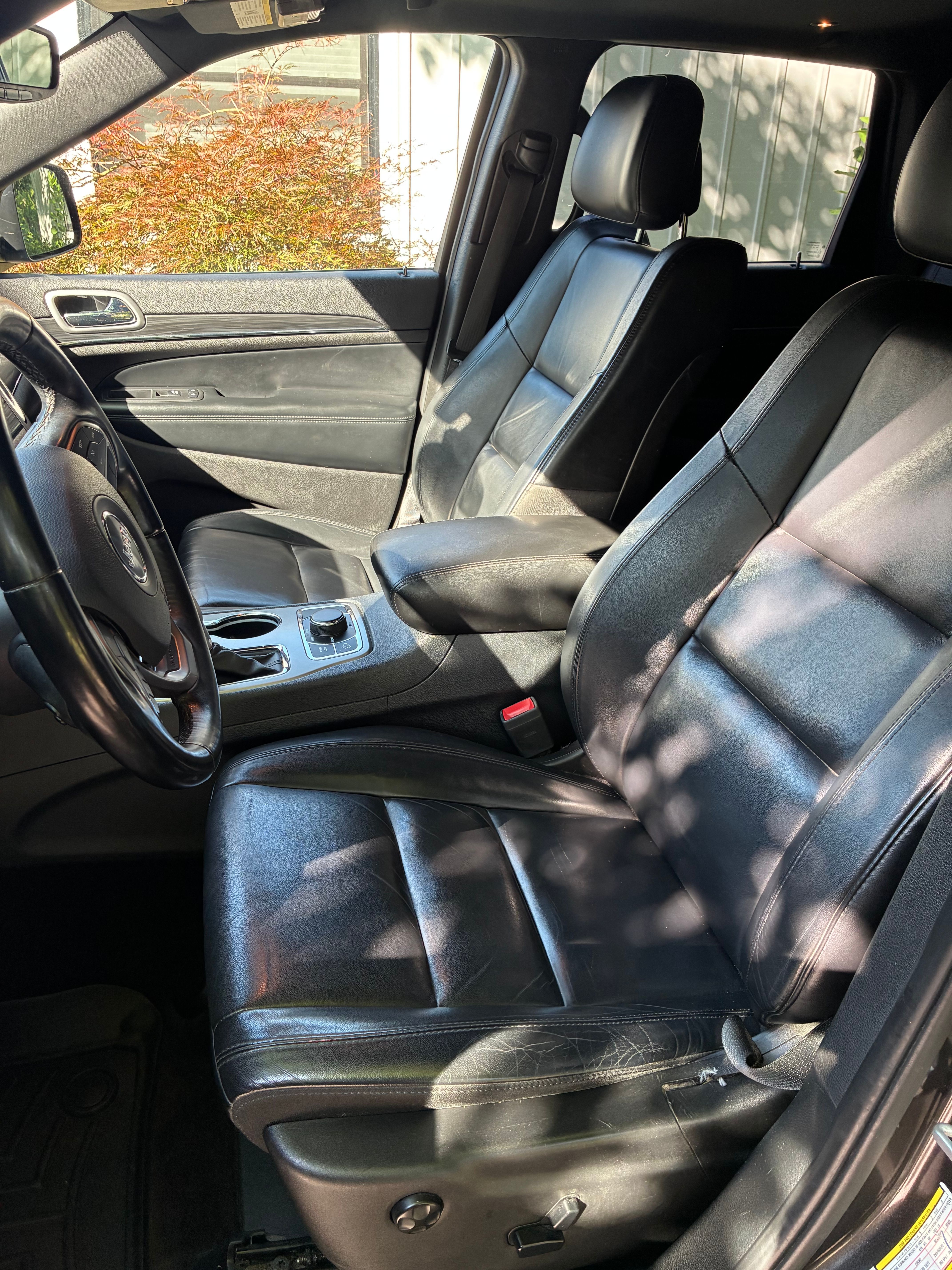 Used 2019 Jeep Grand Cherokee Limited AWD/4WD image 1