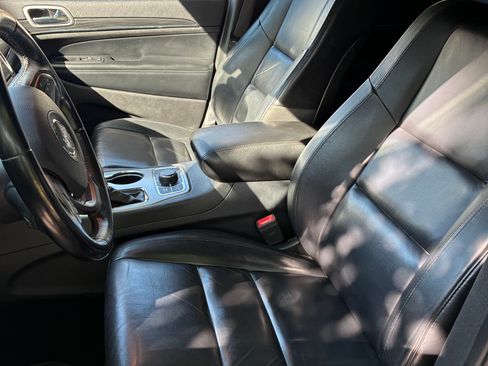 Used 2019 Jeep Grand Cherokee Limited AWD/4WD image 1