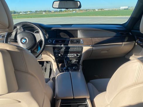 Used 2011 BMW ALPINA B7 xDrive image 19