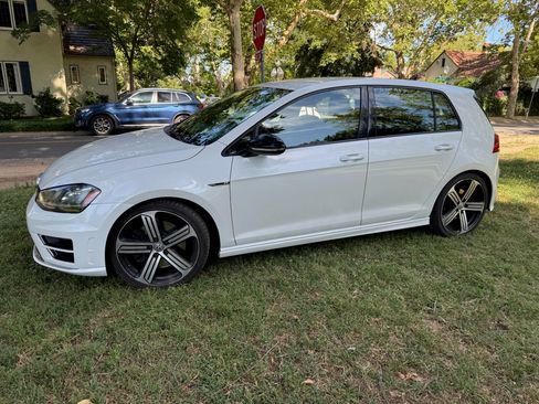Used 2016 Volkswagen Golf R 4-Door AWD/4WD image 20