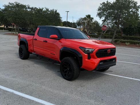 Used 2024 Toyota Tacoma TRD Off-Road AWD/4WD image 12