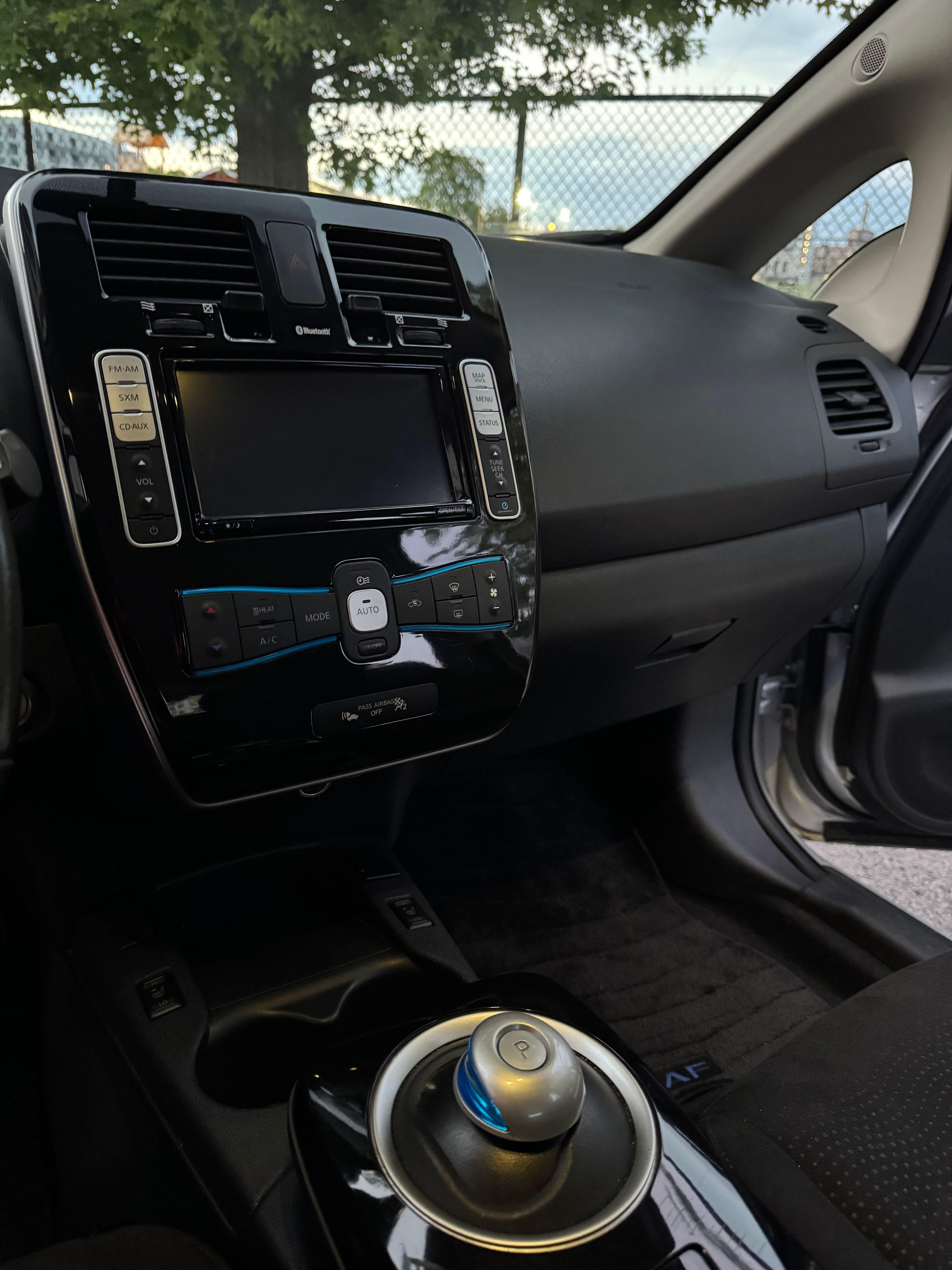 Used 2017 Nissan Leaf SV FWD image 13