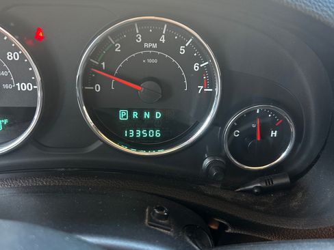 Used 2012 Jeep Wrangler Unlimited Sport AWD/4WD image 9
