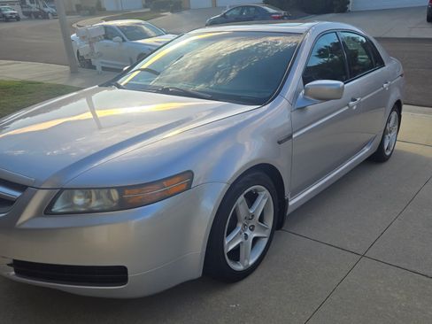 Used 2005 Acura TL 3.2 Sedan 4D image 2