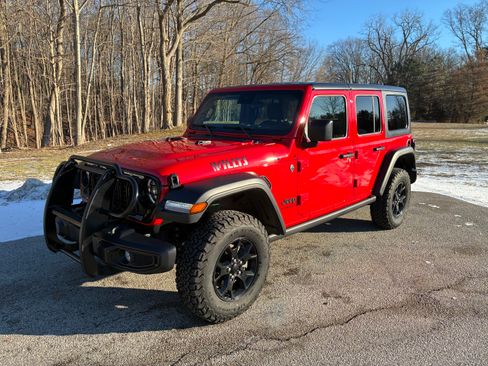 Used 2024 Jeep Wrangler Unlimited Sport image 2