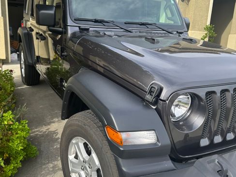 Used 2019 Jeep Wrangler Unlimited Sport S image 4