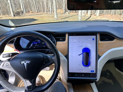 Used 2018 Tesla Model S 100D image 24