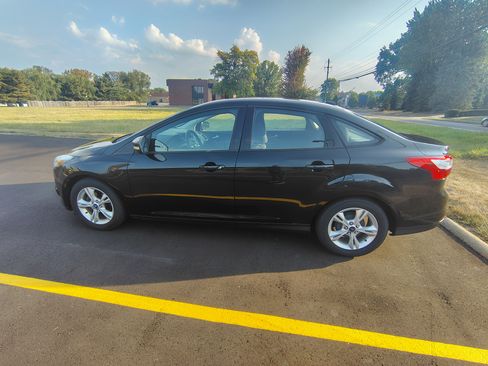 Used 2013 Ford Focus SE image 2