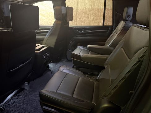 Used 2021 GMC Yukon XL Denali w/ Denali Ultimate Package image 14