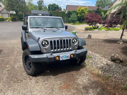 Used 2015 Jeep Wrangler Unlimited Sport w/ Quick Order Package 24S AWD/4WD image 2