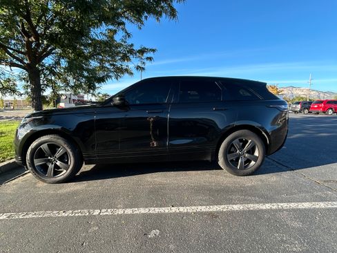 Used 2019 Land Rover Range Rover Velar S image 2