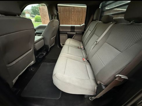 Used 2018 Ford F150 XLT AWD/4WD image 11
