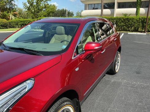 Used 2021 Cadillac XT5 Premium Luxury FWD image 5