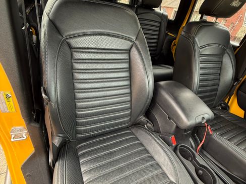 Used 2015 Jeep Wrangler Unlimited Rubicon w/ Connectivity Group image 26