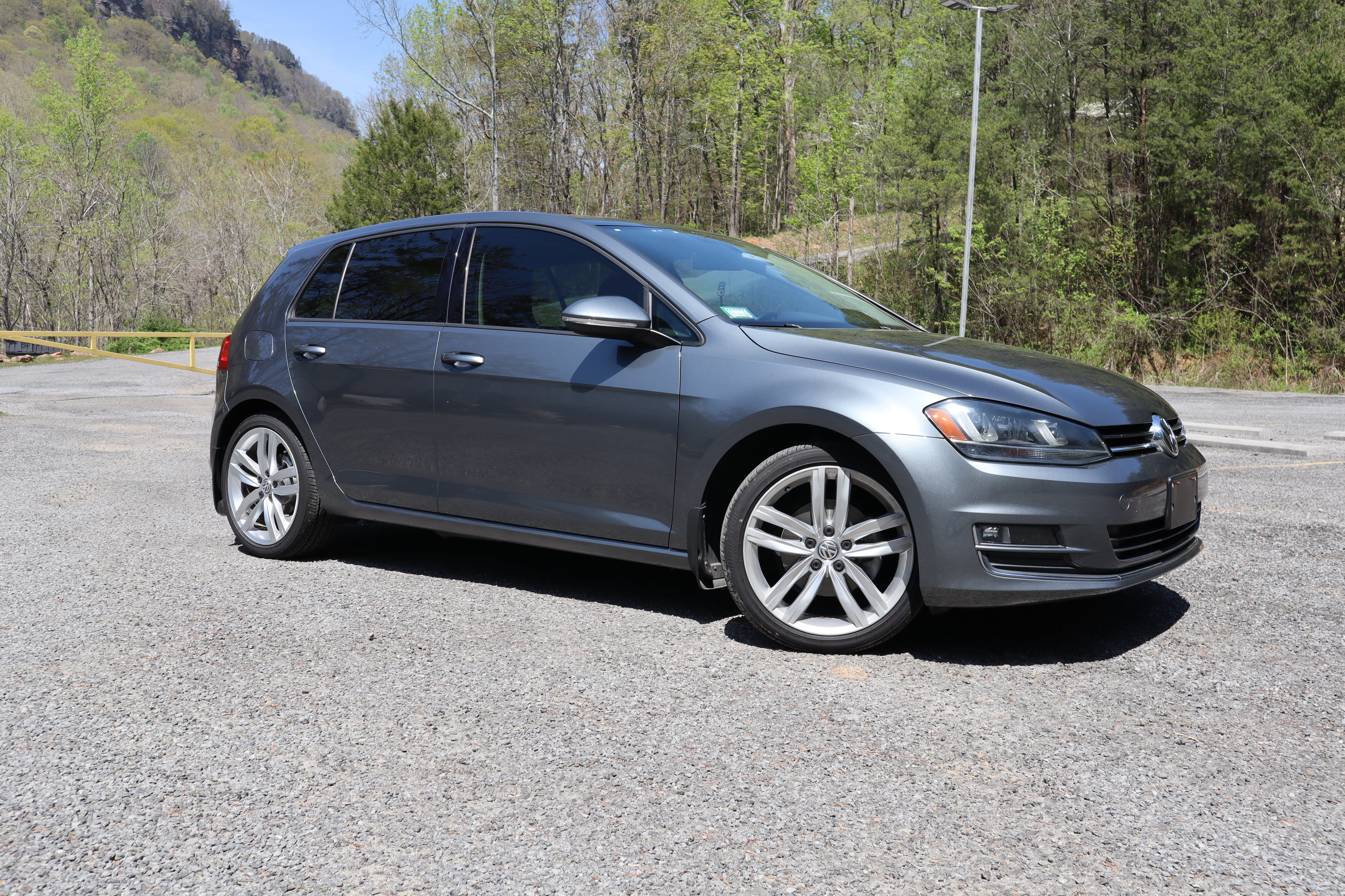 Used 2015 Volkswagen Golf TDI SEL FWD image 2