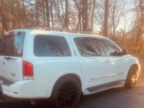 Used 2014 Nissan Armada Platinum w/ Platinum Reserve Package image 4