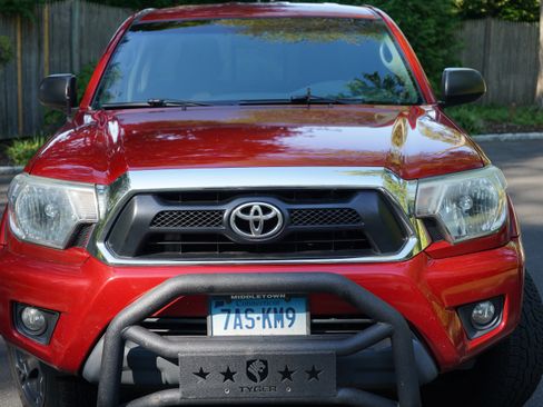 Used 2015 Toyota Tacoma Pickup 4D 6 ft image 5