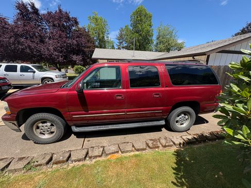 Used 2002 Chevrolet Suburban LT AWD/4WD image 8