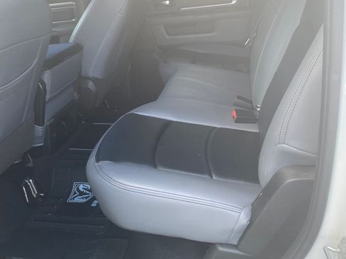 Used 2018 RAM 2500 SLT image 5