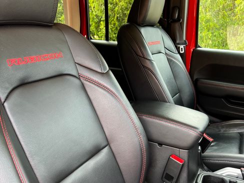 Used 2020 Jeep Wrangler Unlimited Rubicon w/ Dual Top Group image 9