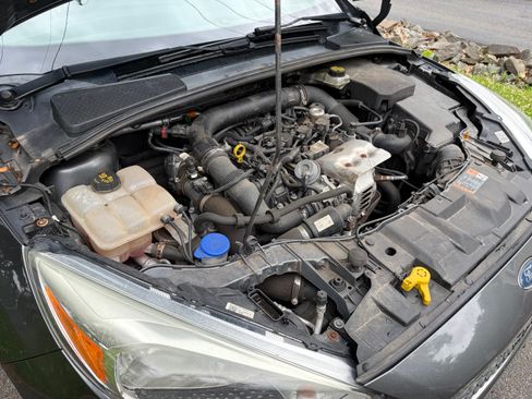Used 2017 Ford Focus SE FWD image 23