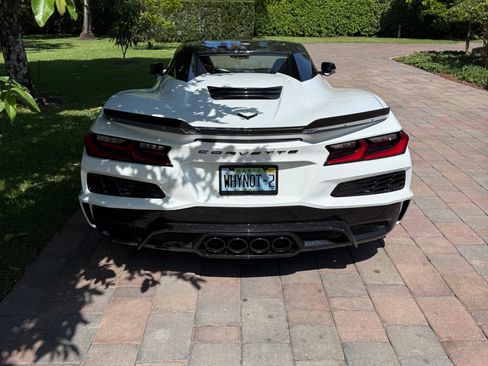 Used 2023 Chevrolet Corvette Z06 w/ Stealth Interior Trim Package image 11