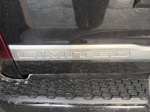 Used 2018 RAM 1500 Limited image 19