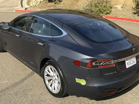 Used 2018 Tesla Model S 100D image 8