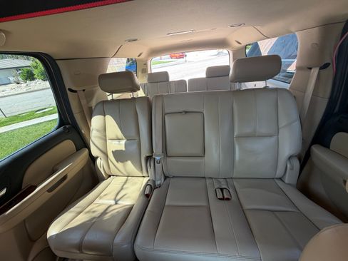 Used 2007 Chevrolet Suburban LT w/ LT Preferred Equipment Group image 13