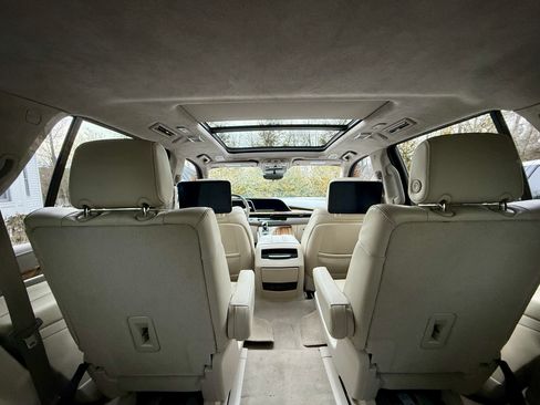 Used 2023 Cadillac Escalade Sport Platinum image 17