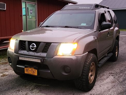 Used 2008 Nissan Xterra S w/ Tow Pkg image 2