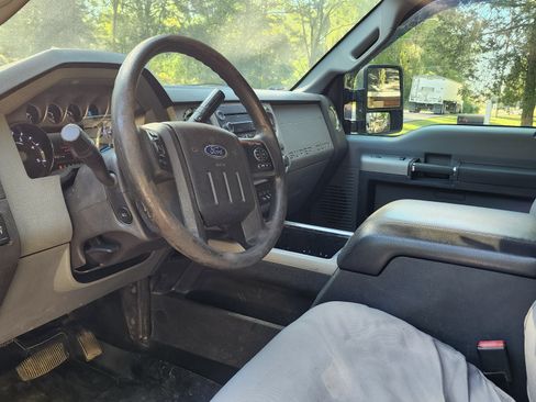 Used 2015 Ford F350 XLT w/ XLT Premium Package image 8