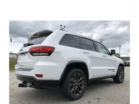 Used 2016 Jeep Grand Cherokee Limited 75th Anniversary AWD/4WD image 2