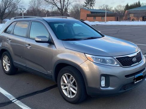 Used 2015 Kia Sorento LX image 6