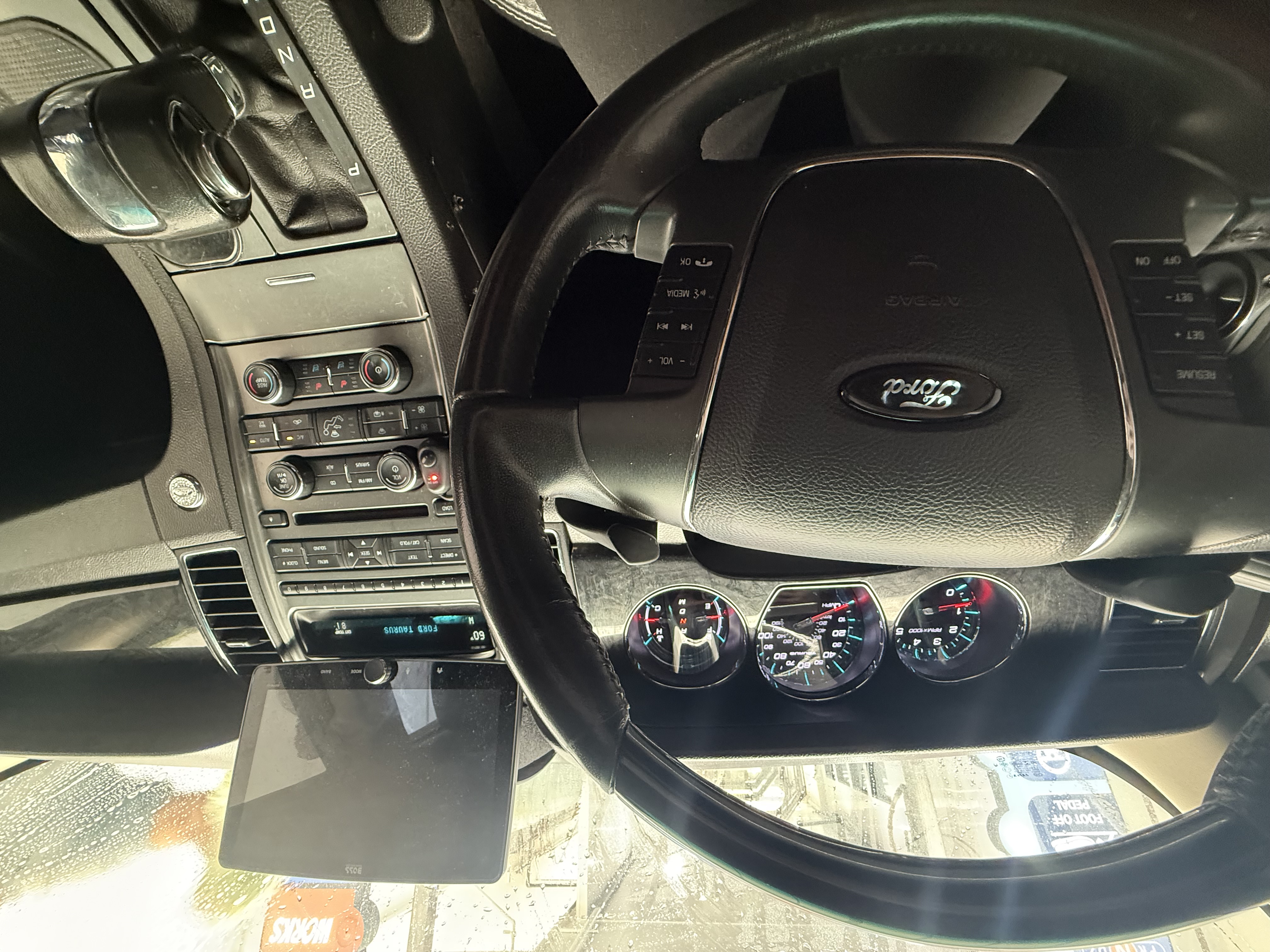 Used 2012 Ford Taurus Limited FWD image 10