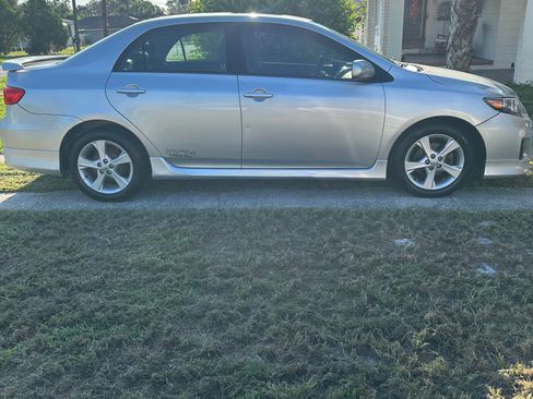 Used 2012 Toyota Corolla S FWD image 4