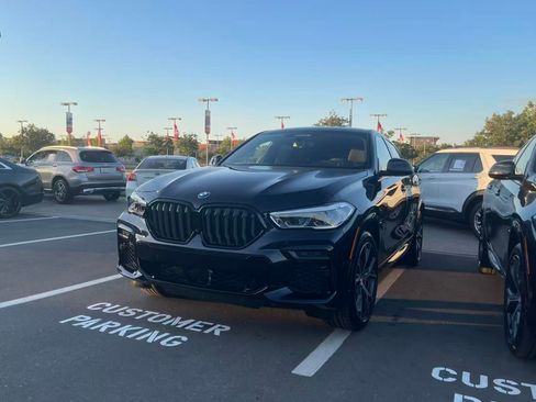 Used 2022 BMW X6 M50i w/ Executive Package image 4