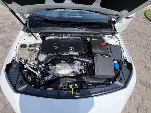 Used 2021 Mercedes-Benz CLA 250 image 9
