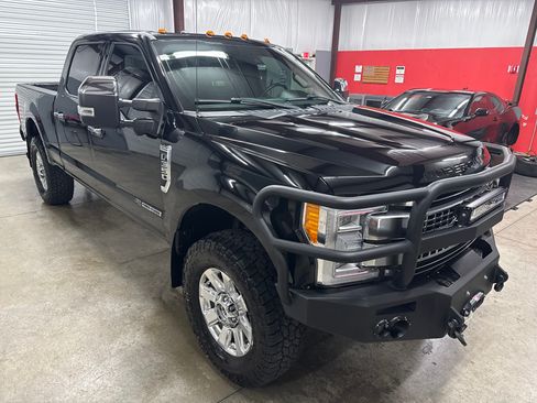 Used 2018 Ford F350 Platinum w/ Platinum Ultimate Package image 2